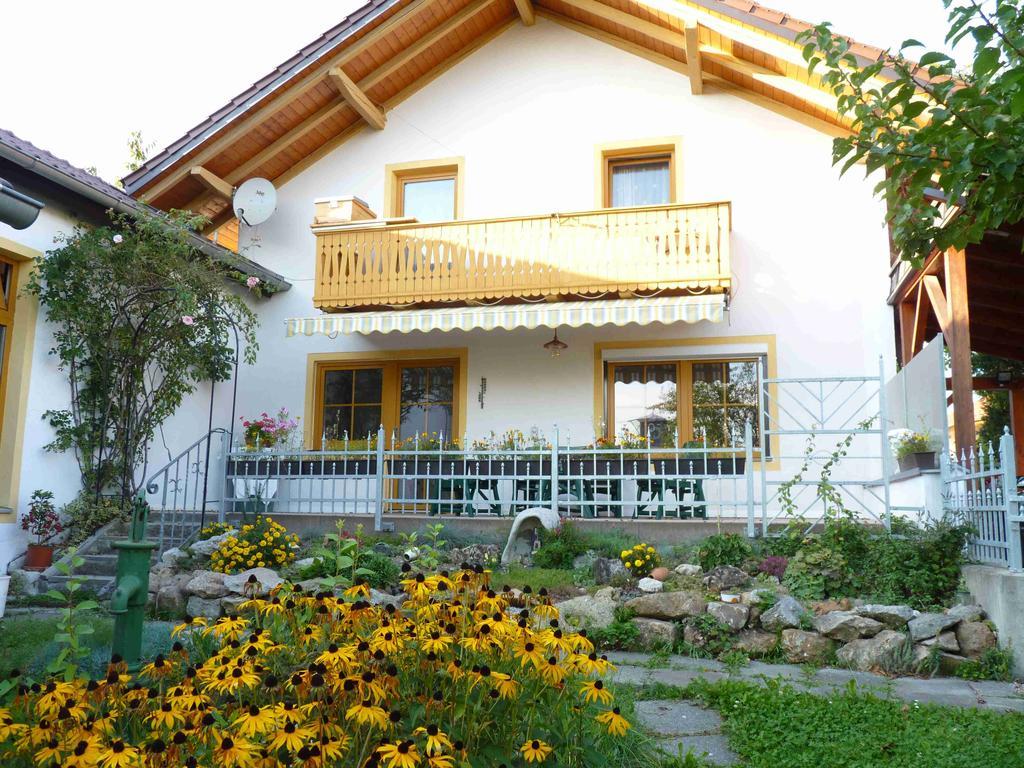 Ferienwohnung Hutterer Бад Грисбах Екстериор снимка